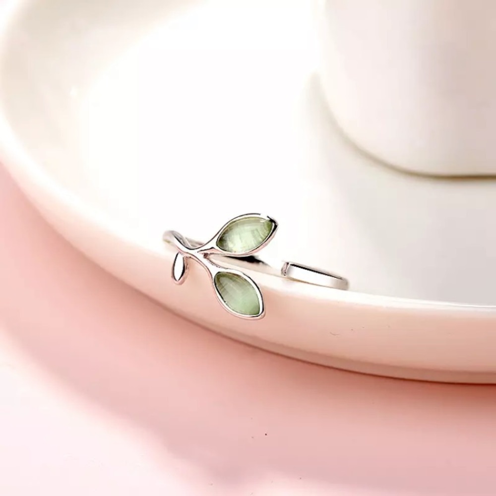 "June" Plant Bud Botanical Silver Minimalist Boho Hippie Adjustable Dainty Ring - Picture 4 of 4